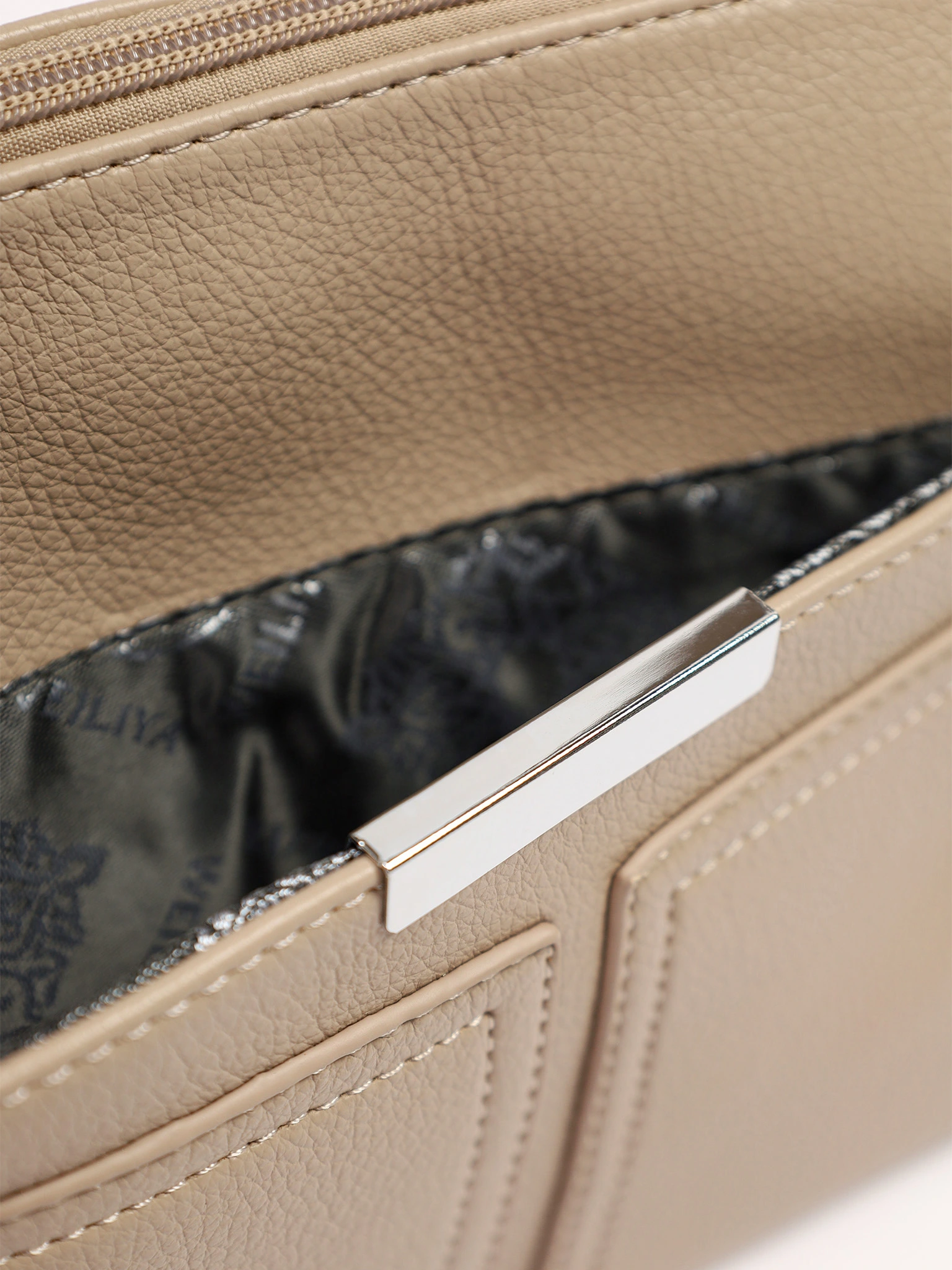 Сумка-кроссбоди со съемной ручкой в ассортименте